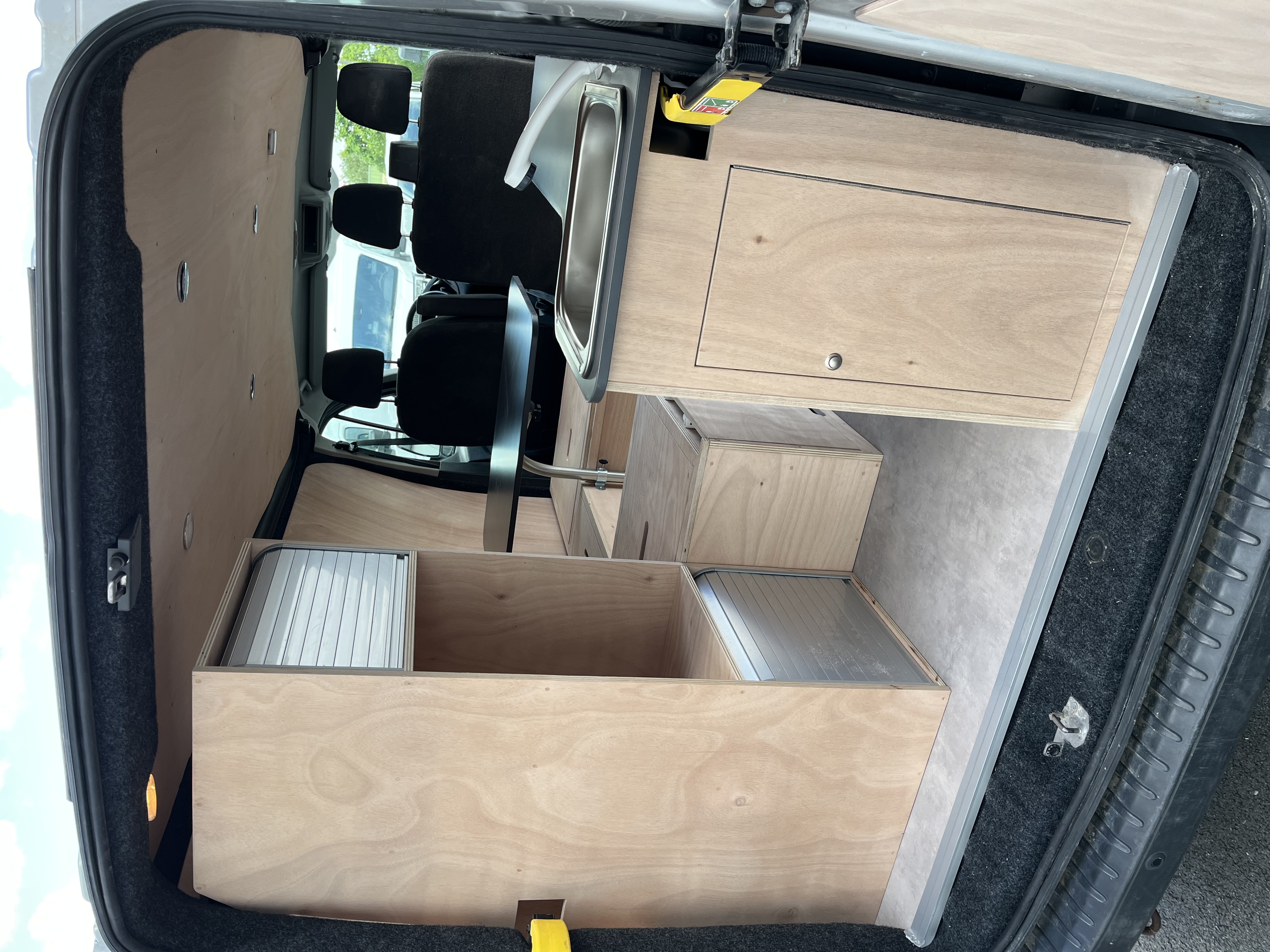 Ford Custom H1L1 aménagé par Van Aménagement