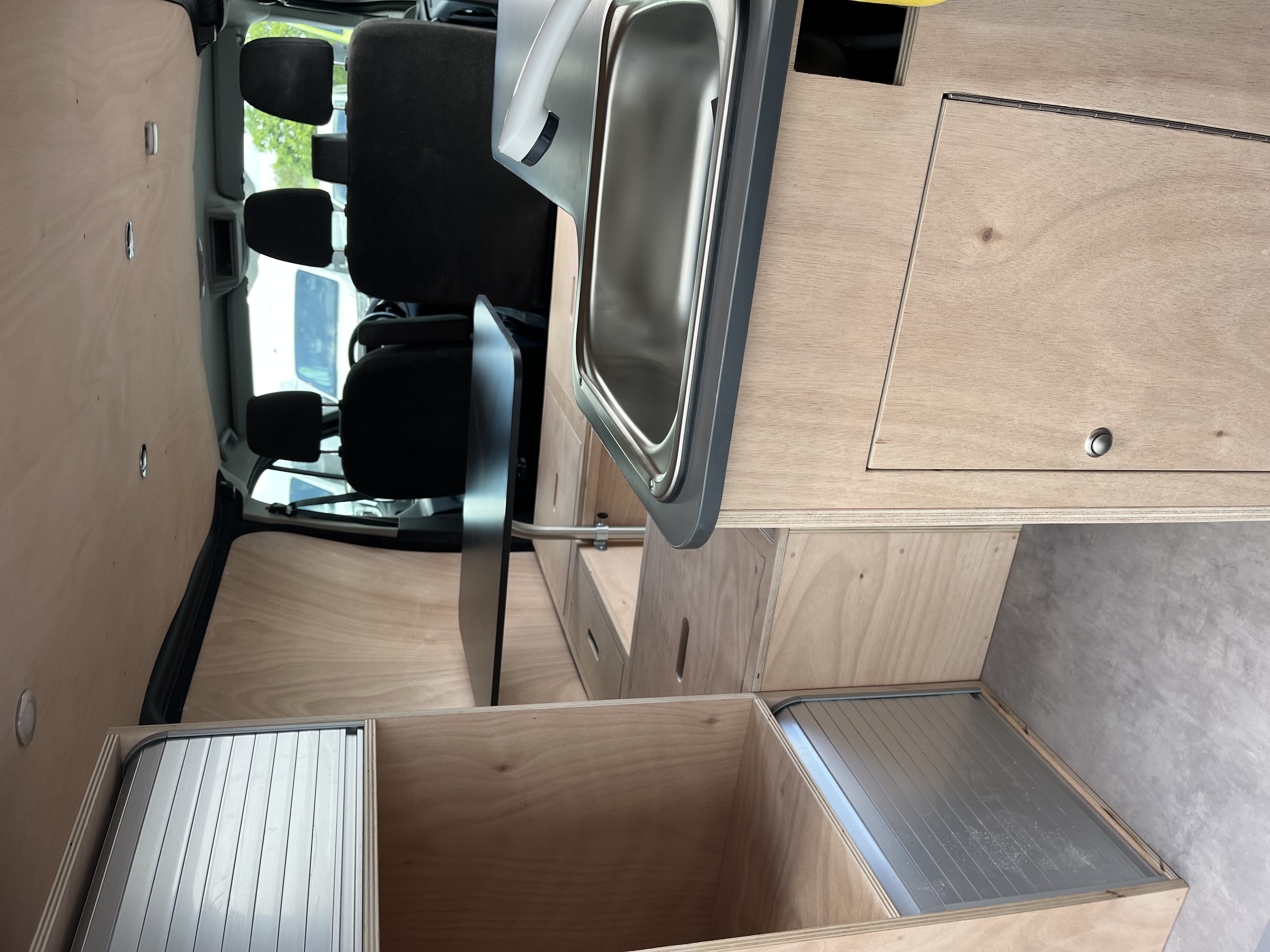 Ford Custom H1L1 aménagé par Van Aménagement