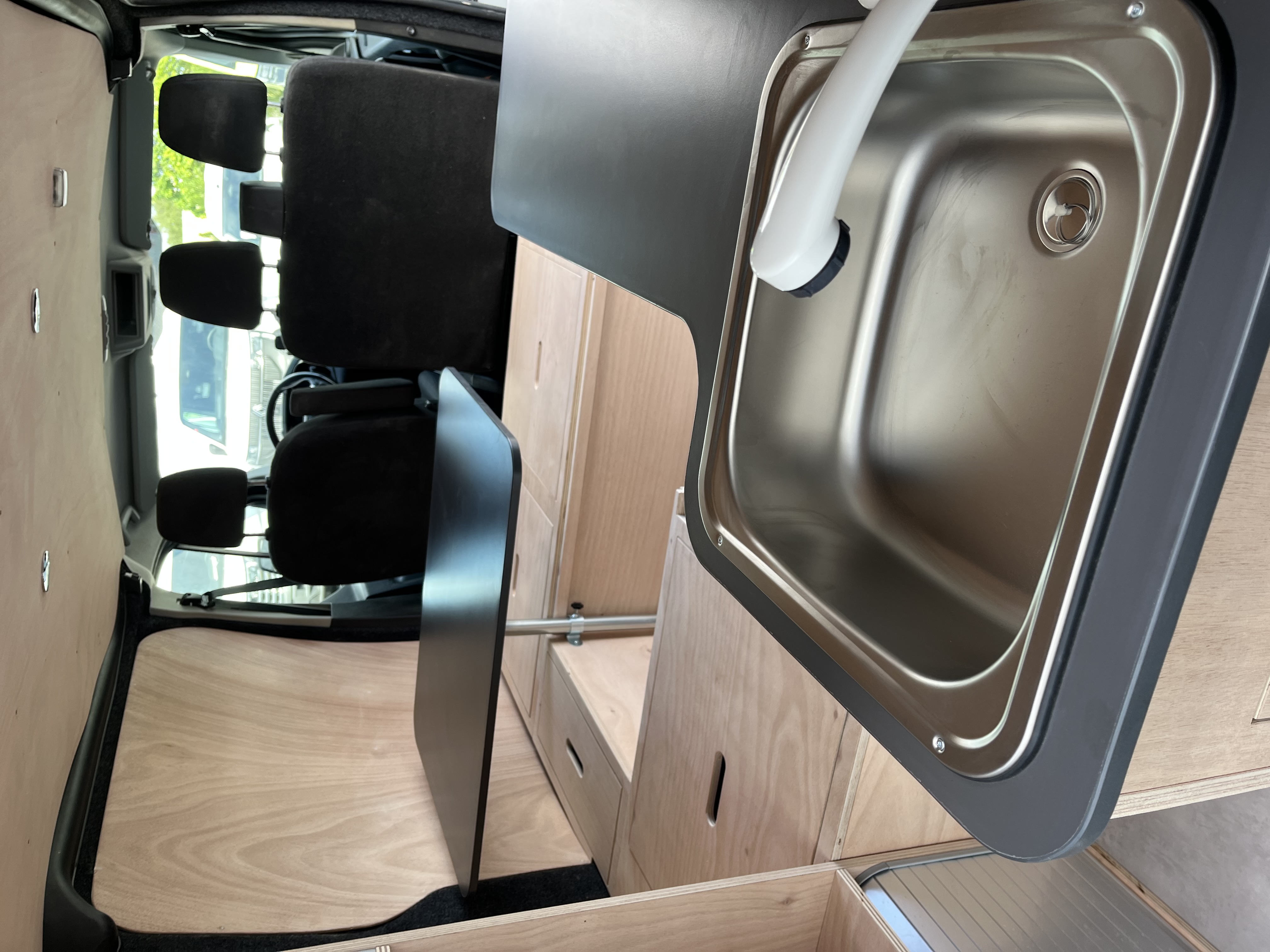 Ford Custom H1L1 aménagé par Van Aménagement