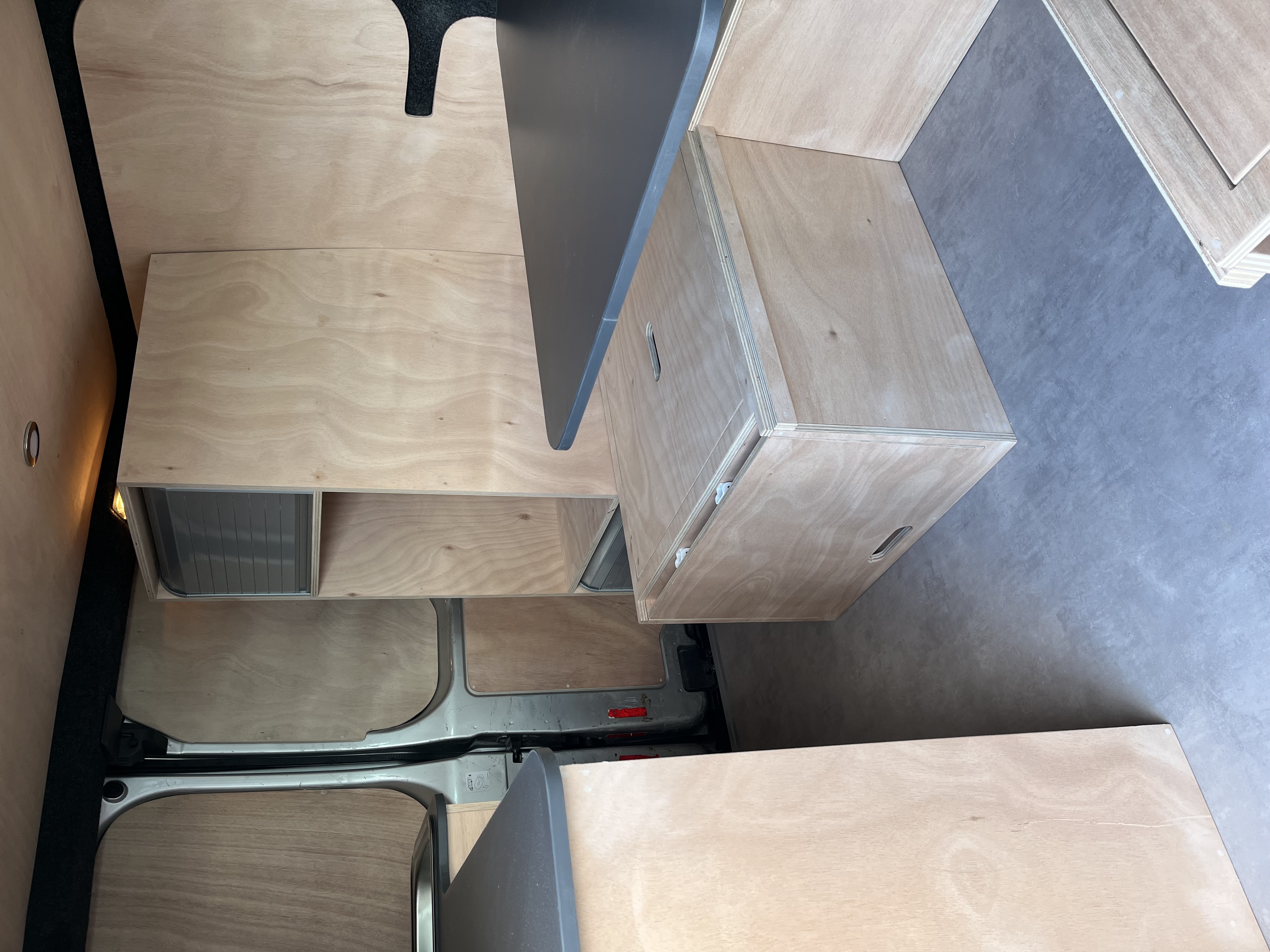 Ford Custom H1L1 aménagé par Van Aménagement