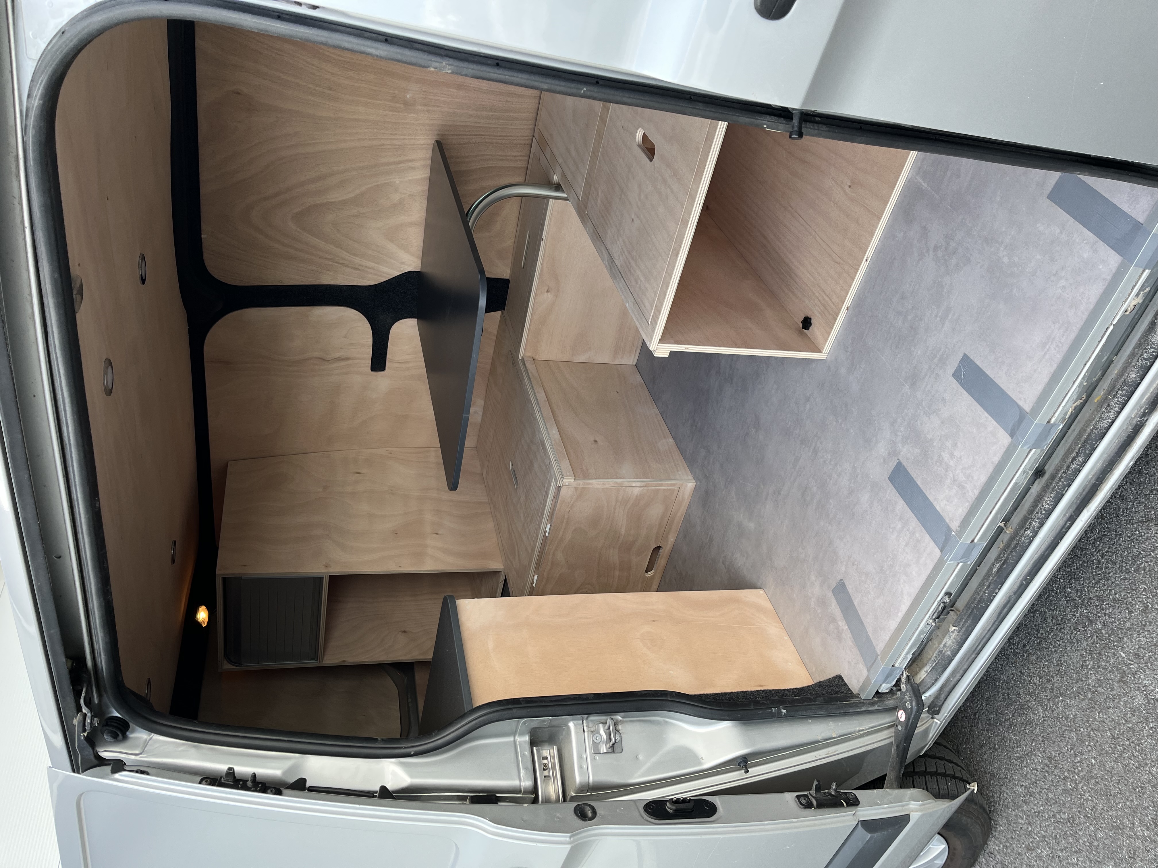 Ford Custom H1L1 aménagé par Van Aménagement