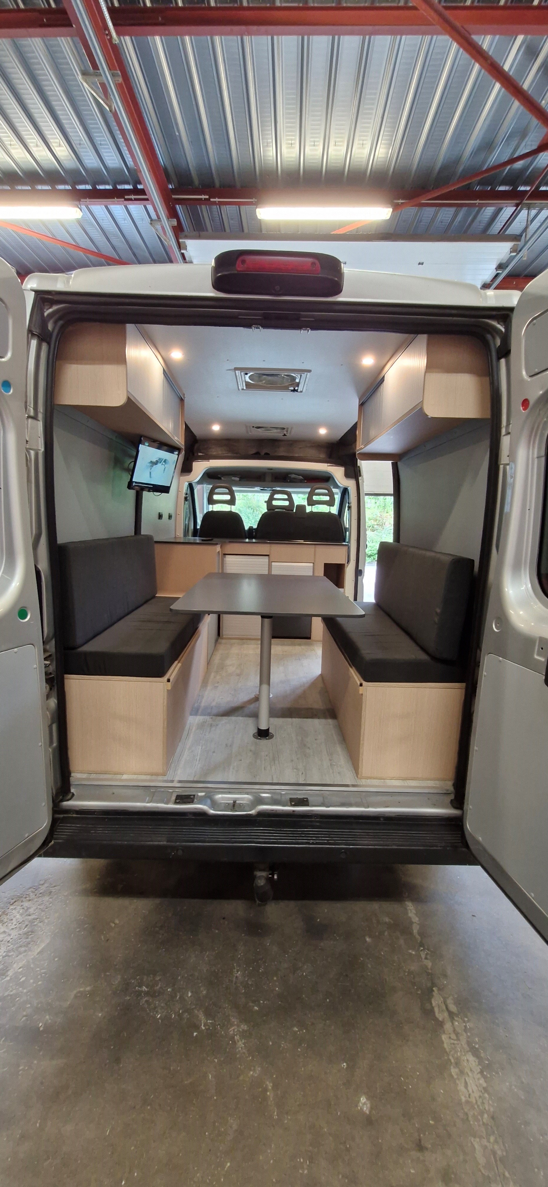 Un Fiat Ducato aménagé par Van Aménagement